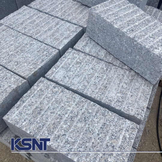 Đá Xẻ Rãnh Khò Mặt