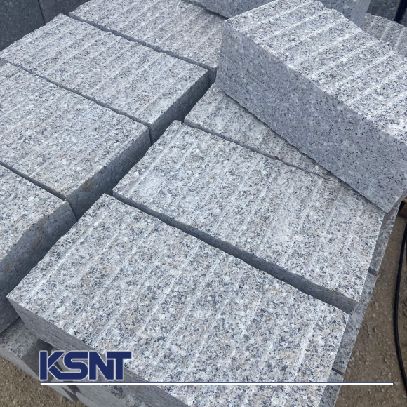 Đá Xẻ Rãnh Khò Mặt